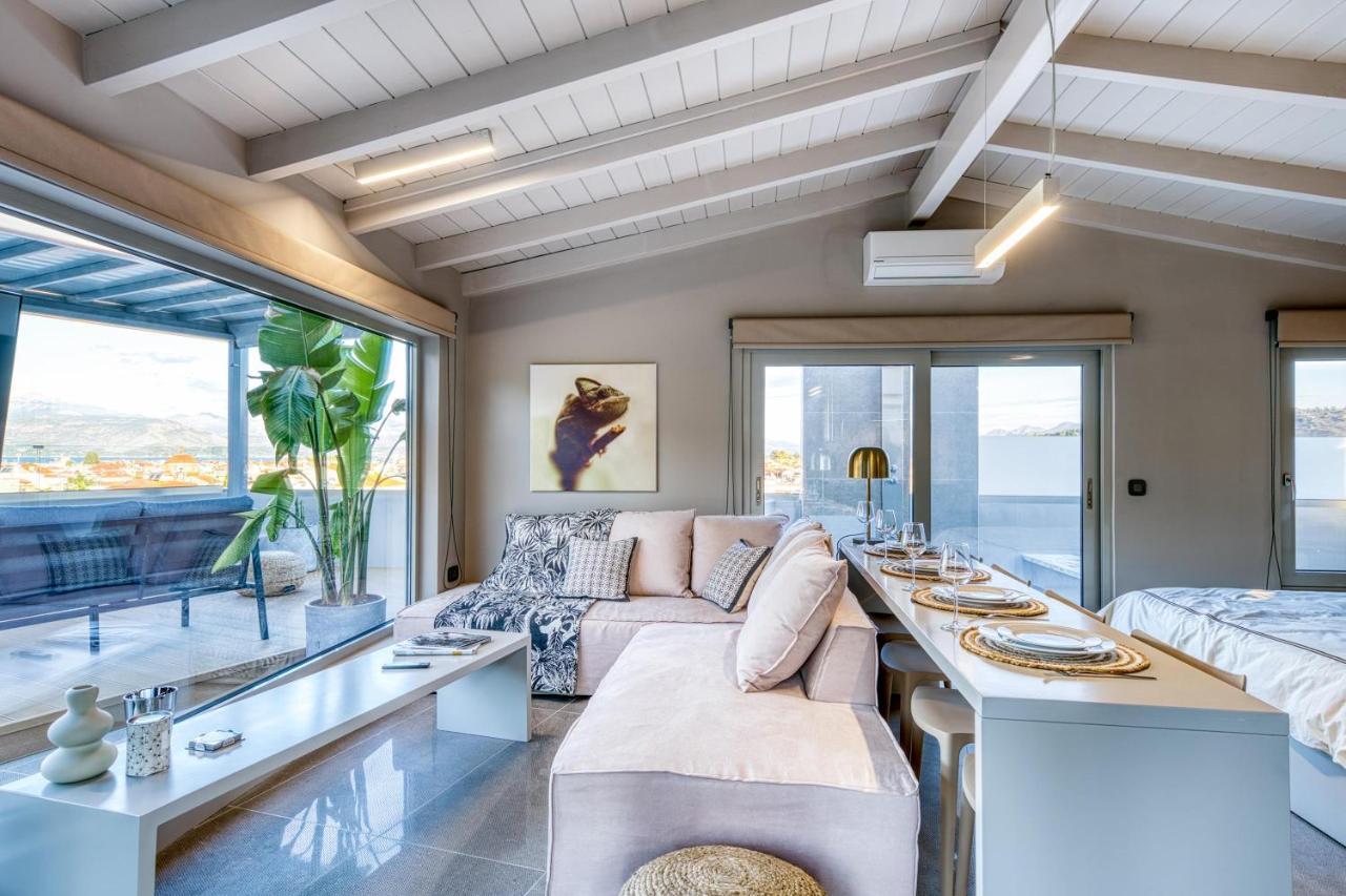 شقة Chameleon Premium Loft نافبليو المظهر الخارجي الصورة